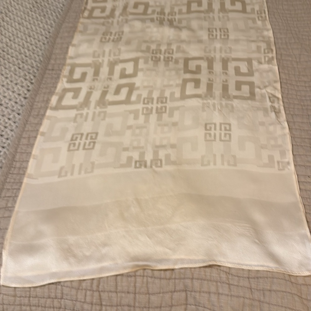 Givenchy vintage silk scarf with monogram - Picture 3 of 5